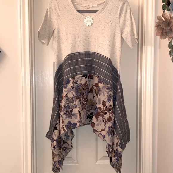 Boho Plaid and Floral Top - Picture 5 of 10